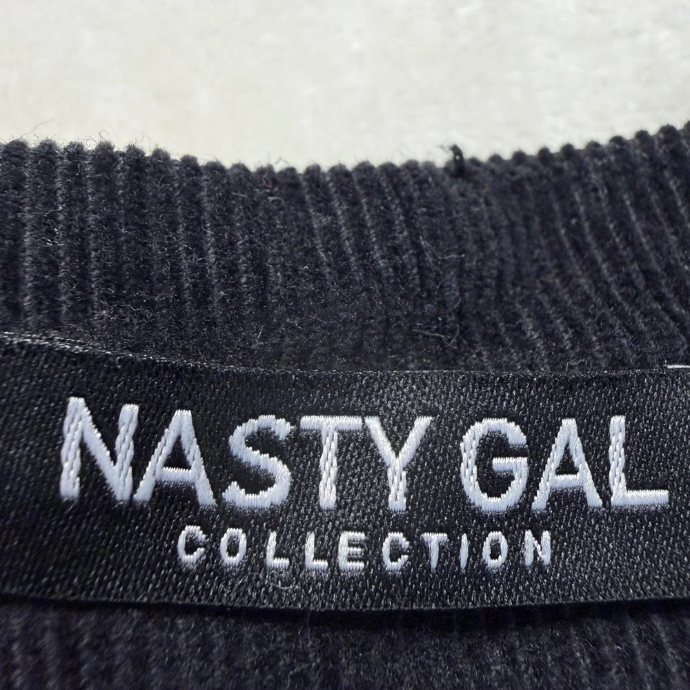 Nasty Gal Black Corduroy Flare Leg Overalls Jumpsuit Size 4 Mod Grunge Hippie - Picture 8 of 16